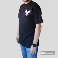 Koszulki męskie - T-shirt gołąb z granatem - czarny - miniaturka - grafika 1