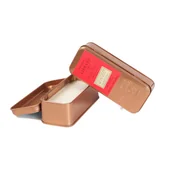 Świece - Świeca Podróżna W Puszce 'Library' Charles Dickens | Paddywax - miniaturka - grafika 1