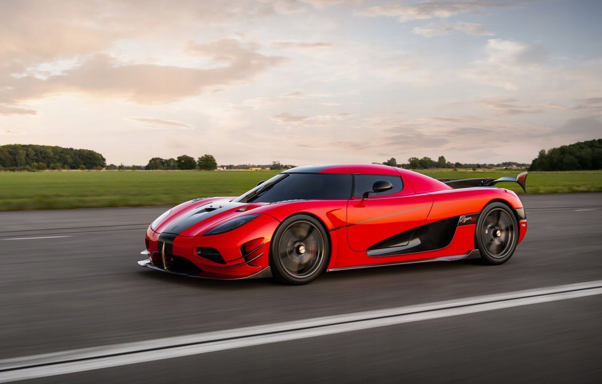 PODKŁADKA POD MYSZ Nadruk 22x18 cm Auto Koenigsegg Agera R Tekst Prezent