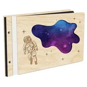 Albumy fotograficzne - Album Na Zdjęcia Wyklejany Kosmiczna Przygoda Z Pierwszą Stroną W Kolorze W Drewnianej Oprawie Z Czarnymi Kartami Z Grawerem - miniaturka - grafika 1