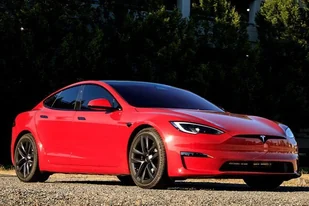 Jazda Teslą Model S Plaid - Czasopisma - miniaturka - grafika 1