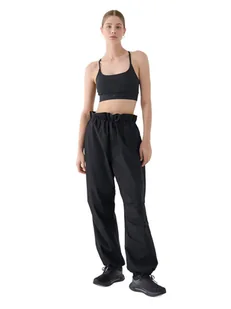 4F Spodnie casual parachute oversize damskie 4FRSS24TTROF1330-20S Czarny Roz. M - Spodnie damskie - miniaturka - grafika 1