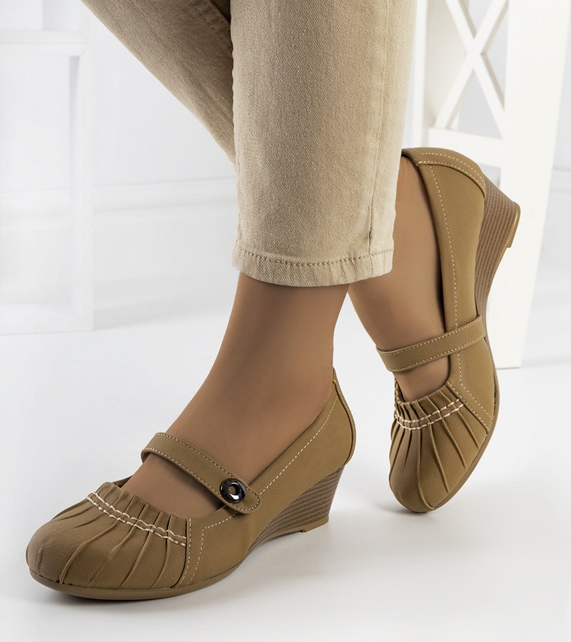 Beżowe czółenka z marszczeniem Nita -38