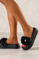 Klapki i japonki damskie - Czarne klapki damskie na piankowej żłobionej platformie kwiaty z ozdobami miś z cyrkoniami Carla BG199P - miniaturka - grafika 1