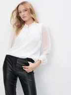 Bluzki damskie - Mohito - Bluzka z wiązaniem - biały - miniaturka - grafika 1