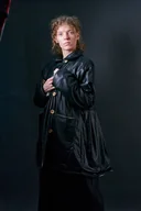 Płaszcze damskie - Krótki płaszczyk czarny nabłyszczany ocieplany oversize - miniaturka - grafika 1