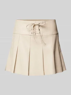 Spódnica mini z imitacji skóry model ‘EMERY PLEATED SKIRT’ - Spódnice - miniaturka - grafika 1