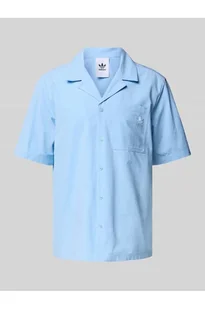 Koszula casualowa o kroju regular fit z kołnierzem z połami - adidas Originals - Koszule męskie - miniaturka - grafika 1