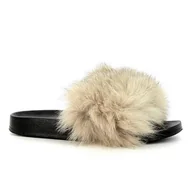 Klapki i japonki damskie - Klapki damskie z futerkiem CARINII - Carinii - miniaturka - grafika 1