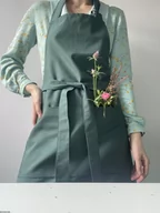 Fartuchy i rękawice kuchenne - Fartuch plamoodporny kuchenny zielony - miniaturka - grafika 1