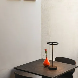 Lampa akumulatorowa LED SLV Vinolina One, czarna, 2 700 K, wysokość 33 cm - Lampy ogrodowe - miniaturka - grafika 1
