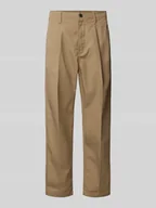 Spodnie męskie - Chinosy o kroju relaxed tapered fit z zakładkami w pasie - miniaturka - grafika 1