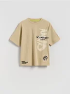 Koszulki dla chłopców - Reserved - T-shirt z nadrukiem - beżowy - miniaturka - grafika 1