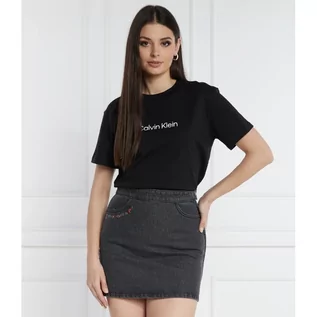 Koszulki i topy damskie - Calvin Klein T-shirt HERO LOGO | Regular Fit - grafika 1