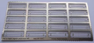Fototrawione półki na bagaże wagonów pasażerskich PKP (Ygrek) Ostbahn DH0-49 - Kolejki i akcesoria - miniaturka - grafika 1