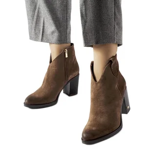 Brązowe zamszowe ocieplane botki Karino - Botki damskie - miniaturka - grafika 1