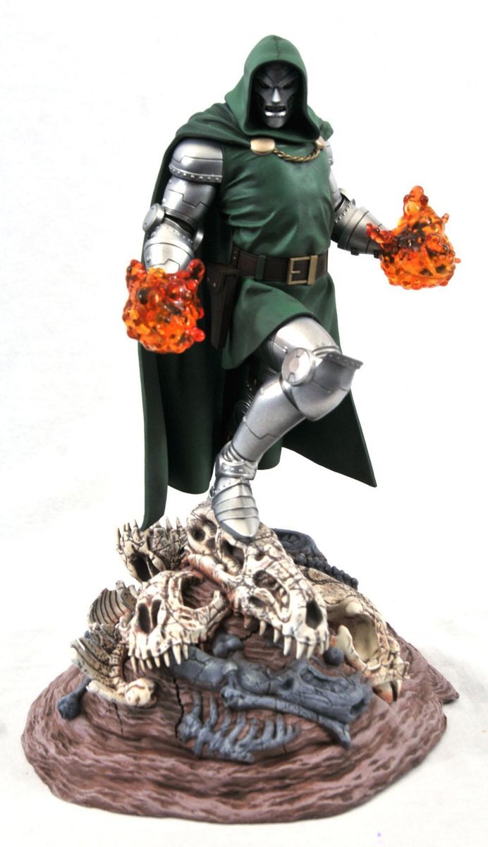 Marvel - Doctor Doom - Statue Gallery Diorama 25Cm