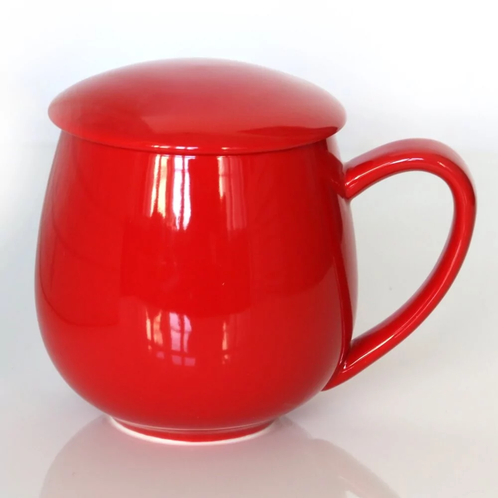 Kubek z zaparzaczem i pokrywką czerwony – idealny zestaw do przygotowania herbaty, perfekcyjny podarunek prezent dla mamy, taty, babci, dziadka