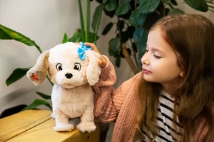 TM Toys Interaktywny piesek labrador Meggy - Maskotki i pluszaki - miniaturka - grafika 9