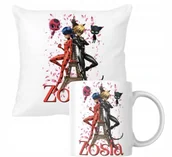 Gadżety dla niej i dla niego - ZESTAW PODUSZKA + KUBEK Prezent MIRACULUM BIEDRONKA CZARNY KOT + IMIĘ 6 - miniaturka - grafika 1