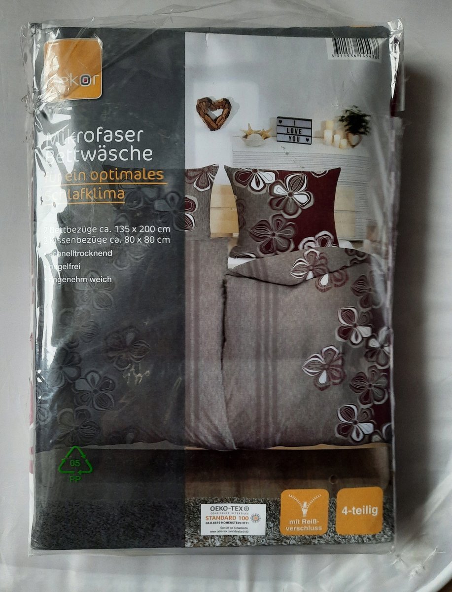 Komplet pościeli Dekor kołdra 135cm x 80 poduszka 80x80cm 4 części kwiaty