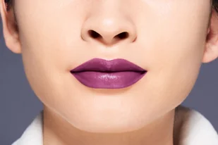 Shiseido Makeup VisionAiry szminka żelowa odcień 215 Future Shock Vivid Purple 1,6 g - Szminki - miniaturka - grafika 3