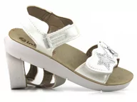 Buty dla dziewczynek - Sandały dziewczęce na rzepy - Inblu CJ-21, białe - miniaturka - grafika 1