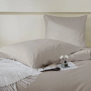 Poszewka 100% bawełna 50x70 cm w kolorze taupe, beżowym- elegancja i komfort snu - Poszewki na poduszki Poszewka 100% bawełna 50x70 cm w kolorze taupe, beżowym- elegancja i komfort snu - Poszewki na poduszki - miniaturka - grafika 1