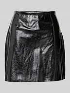 Spódnice - Spódnica mini z imitacji skóry lakierowanej model ‘NELLY’ - miniaturka - grafika 1