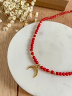 Naszyjniki - Choker z koralu z półksiężycem - miniaturka - grafika 1