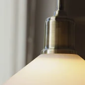 Lampy sufitowe - Markslöjd Lampa żyrandol Vela, biały/stary mosiądz, szkło/żelazo Ø 25 cm wtyczka - miniaturka - grafika 1