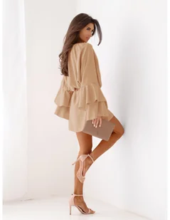 Sukienka oversize z falbanami na rękawach ZUMA - beżowa - Sukienki Sukienka oversize z falbanami na rękawach ZUMA - beżowa - Sukienki - miniaturka - grafika 1