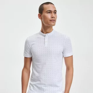 Koszulki męskie - Reserved Koszulka polo slim z niską stójką - Biały - grafika 1