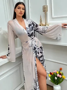 Długi satynowy szlafrok w kwiaty - Szary - Szlafroki damskie - miniaturka - grafika 1