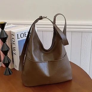 Skórzana torba na ramię z kieszeniami - Brązowy - Torebki damskie - miniaturka - grafika 1