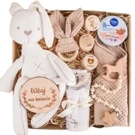 Zestawy upominkowe - PREZENT NA NARODZINY ZESTAW BOX maskotka gryzaki pieluszka - miniaturka - grafika 1