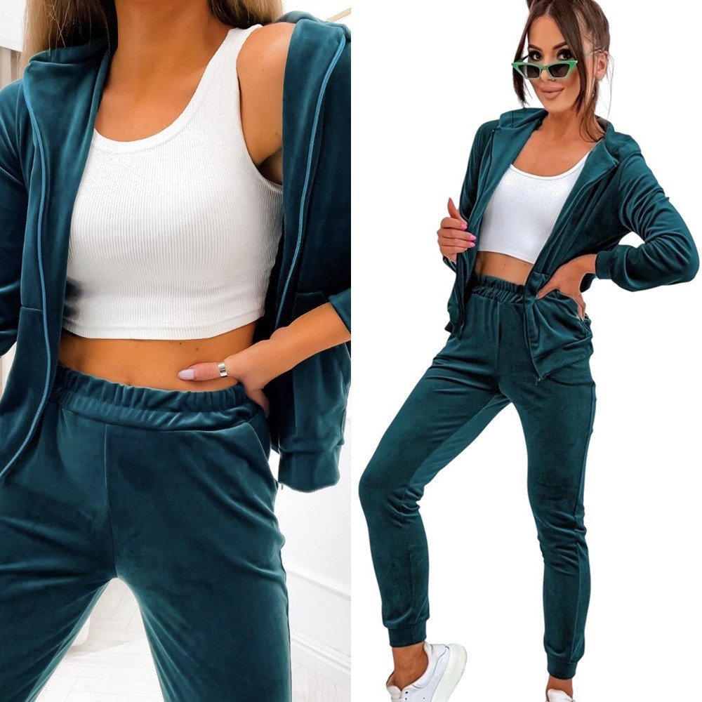 Damski Dres Komplet welurowy z kapturem S / 36