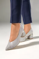 Czółenka - Szare czółenka skórzane damskie na szerokim ozdobnym obcasie PRODUKT POLSKI Casu 2020 - miniaturka - grafika 1