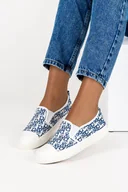 Trampki damskie - Białe tenisówki z napisami damskie slip on Casu 205079-39 - miniaturka - grafika 1