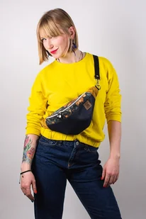 Nerka damska z korka granatowa KOLOROWY OBRAZ - Nerki Nerka damska z korka granatowa KOLOROWY OBRAZ - Nerki - miniaturka - grafika 1