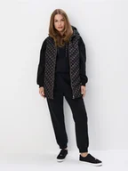 Kamizelki damskie - Mohito - Pikowana kamizelka z kapturem - czarny - miniaturka - grafika 1