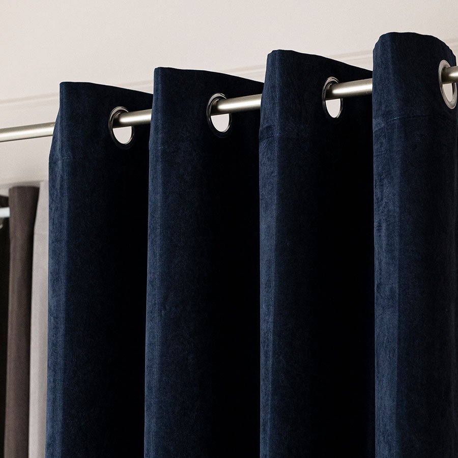 Zasłona welurowa gotowa na przelotkach, rozmiar 140x250 cm, kolor granatowy