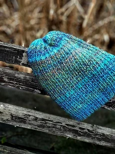 Melanż zielono- niebieski / czapka z jedwabiem - Czapki damskie - miniaturka - grafika 1