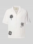 Koszule męskie - Koszula lniana o kroju regular fit z wyhaftowanym motywem model ‘CAIDENLY’ - miniaturka - grafika 1