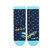 Skarpetki dla dzieci - Kolorowe skarpetki dziecięce r.30-35 z zabawnym napisem "Motyla noga" - miniaturka - grafika 1