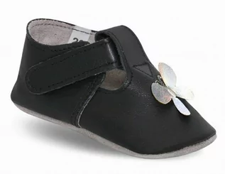 Buty dla dziewczynek - ZETPOL kapcie dziecięce skórzane paputki rzep czarne Motylek z wkładką - grafika 1
