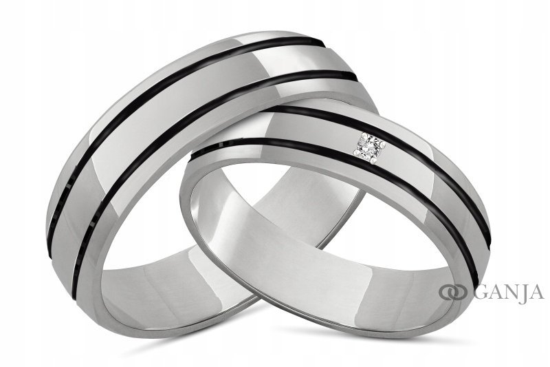 Para obrączek srebrnych dla zakochanych.