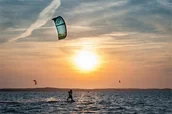 Czasopisma - Kitesurfing "Od zera do bohatera" Świnoujście - miniaturka - grafika 1