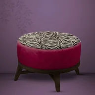 Pufy i podnóżki - Podnóżek, pufa, stolik Vito Wilde, aksamitny, tapicerowany - miniaturka - grafika 1