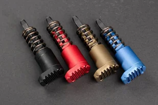 Strike Industries - Dosyłacz zamka AR Extended Forward Assist do AR-15/AR-10 - Czarny - SI-AR-E-FA-BK - Osprzęt do wiatrówek - miniaturka - grafika 6